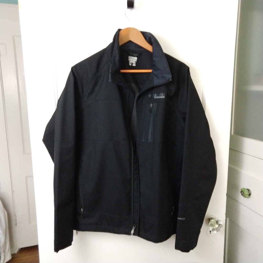 Columbia Titanium Shell Windbreaker